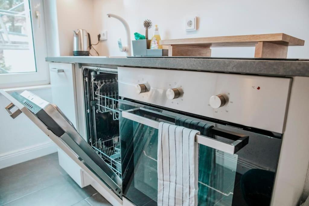 Altbautraum! 2 Zimmer Mit 24H Check-In Kiel Bagian luar foto