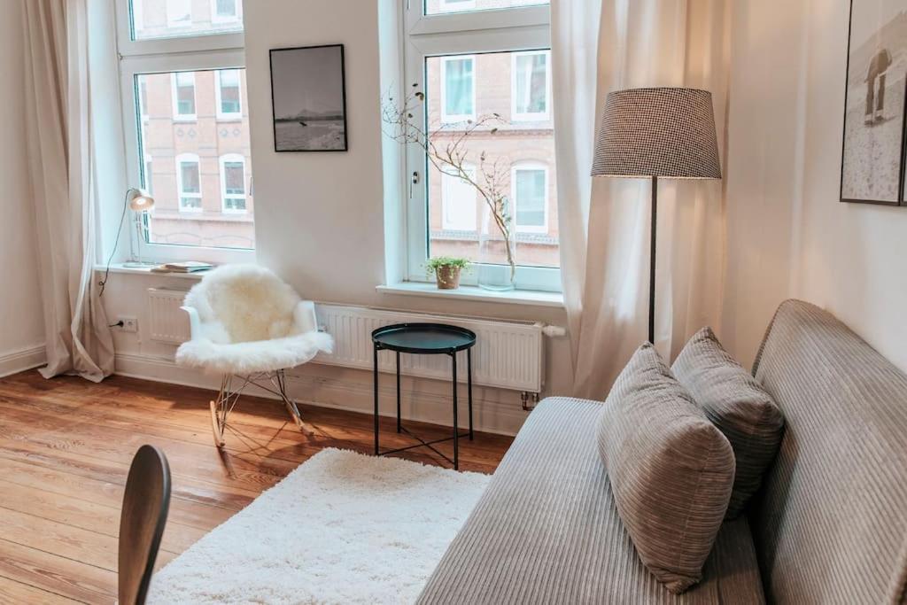 Altbautraum! 2 Zimmer Mit 24H Check-In Kiel Bagian luar foto