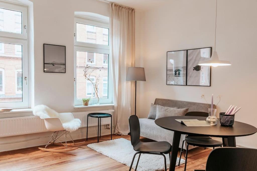 Altbautraum! 2 Zimmer Mit 24H Check-In Kiel Bagian luar foto